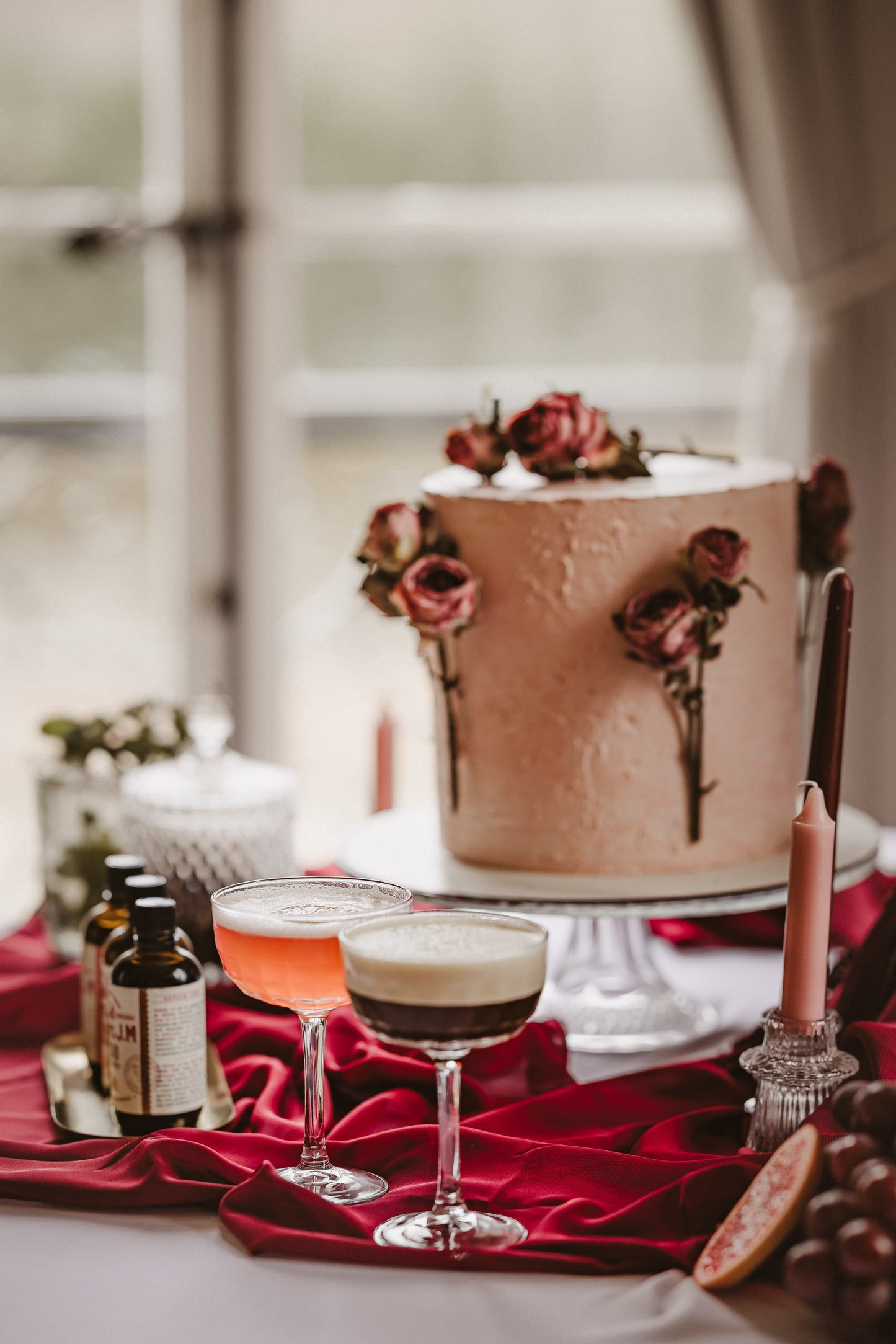 Wedding Cake Personnalisé – L’élégance sur-mesure pour le plus beau jour de votre vie